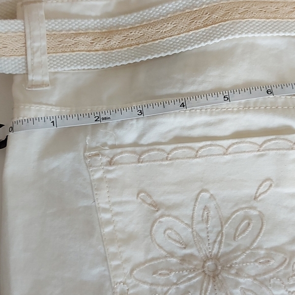 Bandolino Cream Denim Cotton Shorts/Belt Sz 14 - Picture 13 of 15
